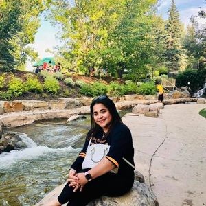 Meet your Posher, Lea